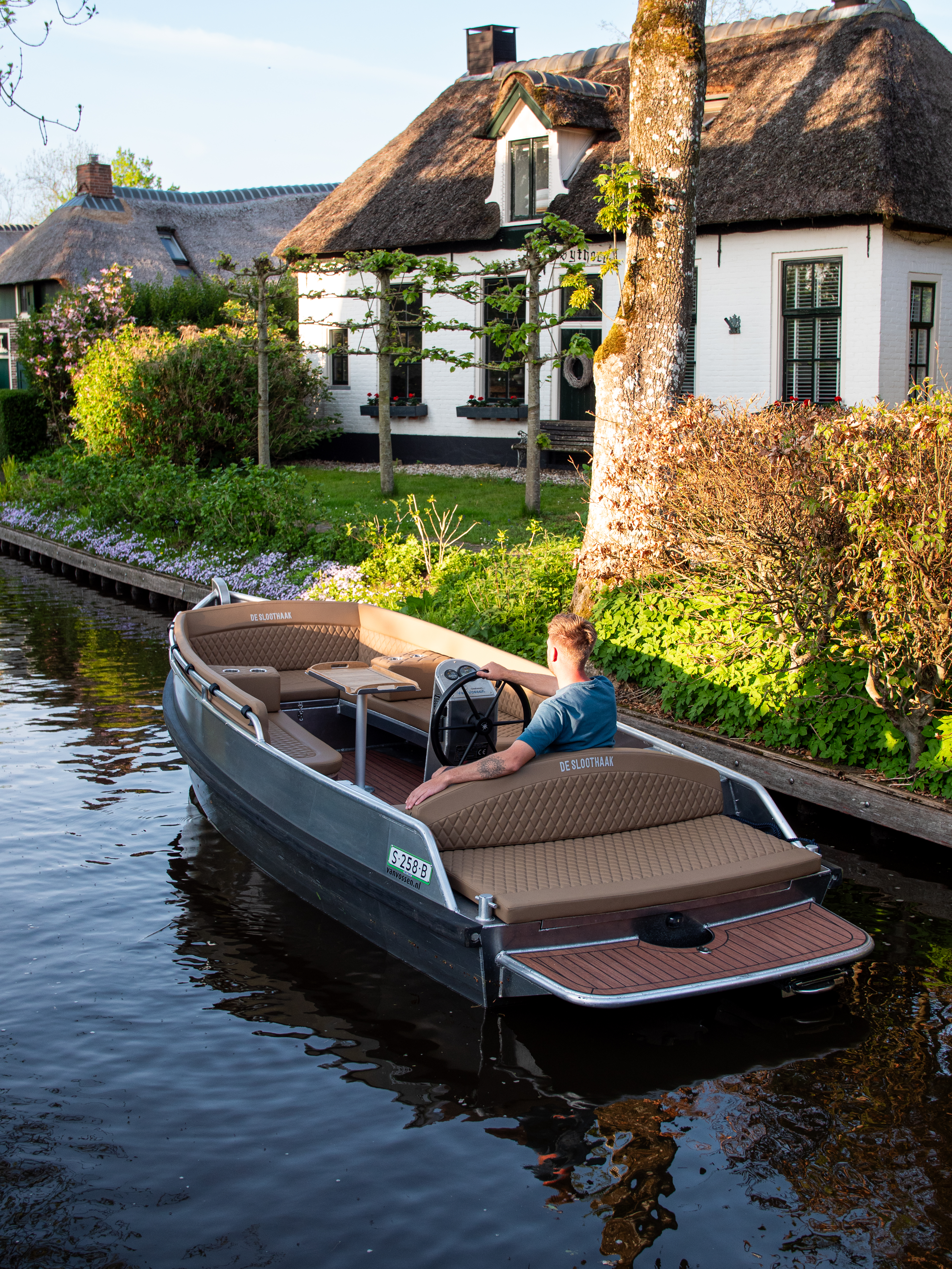 Private Boat Tour Giethoorn