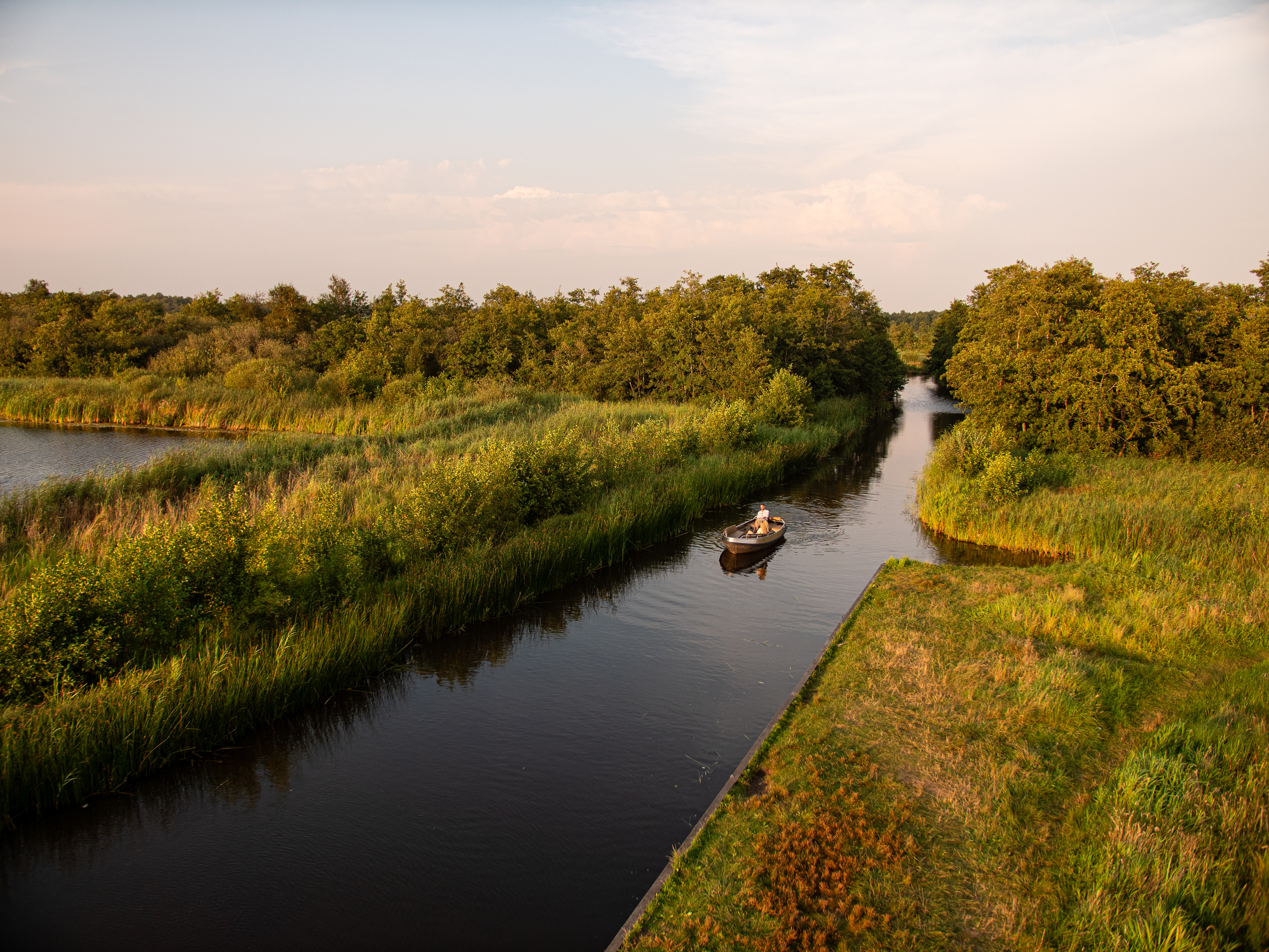 2 hour private boat tour giethoorn